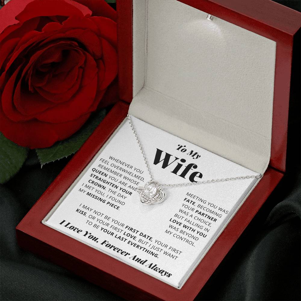 To My Wife - Queen - Love Knot Necklace